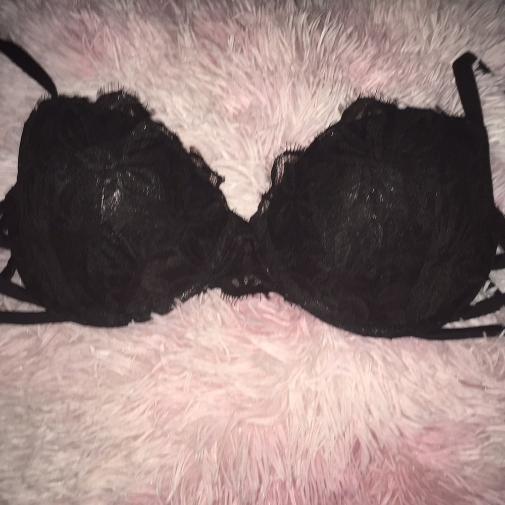 Victoria’s Secret 34D push up bra